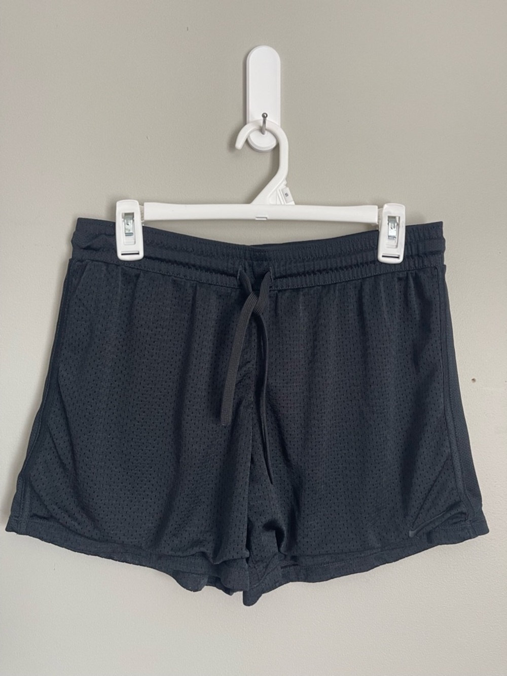 NIKE | Black Women's Athletic Drawstring Mesh Shorts Sz M
